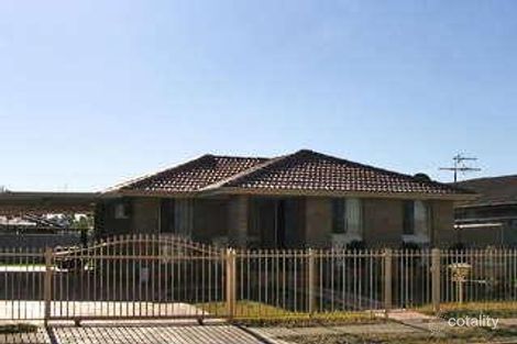 32 Gumdale Ave, St Johns Park, NSW 2176