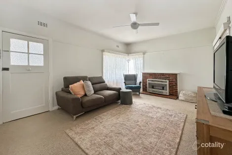 Property photo of 32 Gloucester Place Warragul VIC 3820