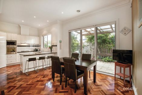 Property photo of 2/30 Broughton Road Surrey Hills VIC 3127