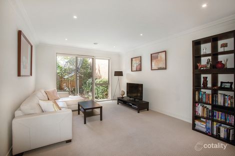 Property photo of 2/30 Broughton Road Surrey Hills VIC 3127