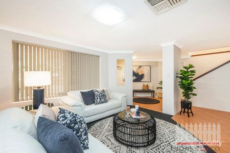 Property photo of 6 Lakeside Drive Helena Valley WA 6056