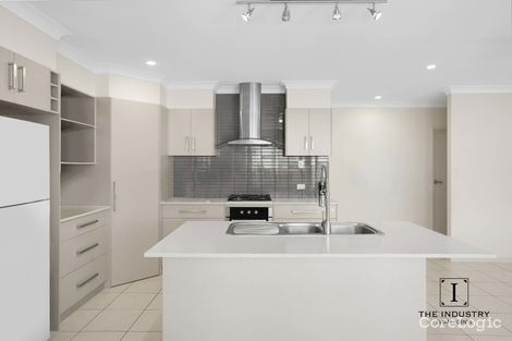 Property photo of 25 Fossilbrook Bend Trinity Park QLD 4879