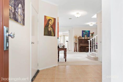 Property photo of 2 Kenrick Mews Caroline Springs VIC 3023