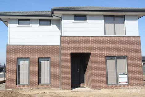 Property photo of 34 Risdon Circuit Tarneit VIC 3029