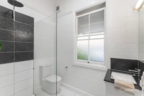 Property photo of 16 Clarendon Street Hyde Park QLD 4812