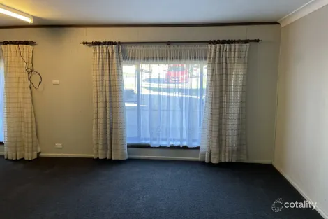 Property photo of 33 Gordon Street Young NSW 2594