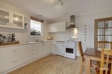 Property photo of 11 Phillips Place Latham ACT 2615