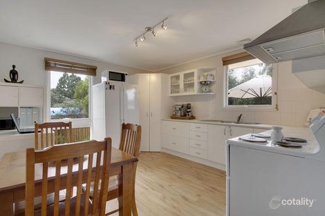 Property photo of 11 Phillips Place Latham ACT 2615