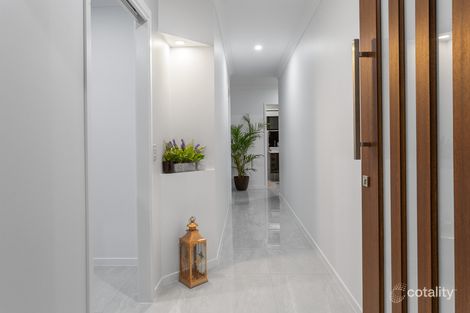Property photo of 10 Broxburn Circuit Spring Mountain QLD 4300