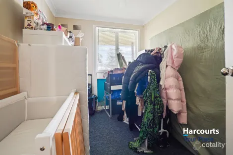Property photo of 50 Sandakan Crescent Lethbridge Park NSW 2770