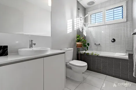 Property photo of 10 Park Avenue West Footscray VIC 3012