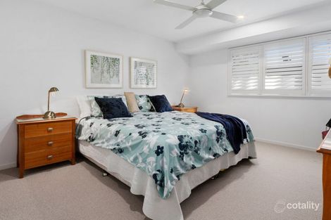 Property photo of 4 Hilltop Street Labrador QLD 4215