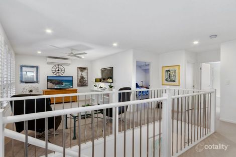 Property photo of 4 Hilltop Street Labrador QLD 4215