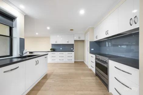 Property photo of 17 Dalkeith Drive Mount Gambier SA 5290