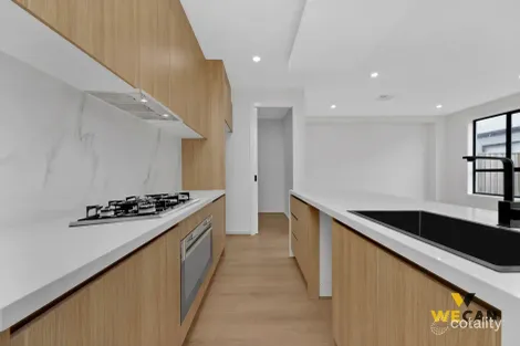 Property photo of 38 Winterfell Road Donnybrook VIC 3064