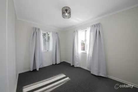 Property photo of 11 Malabar Street Wynnum West QLD 4178