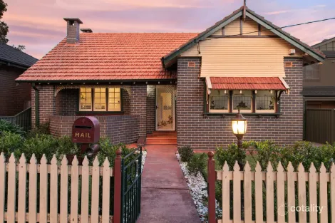 Property photo of 19 Seymour Parade Belfield NSW 2191