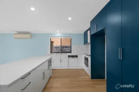 Property photo of 2 Selkirk Close Oxley QLD 4075