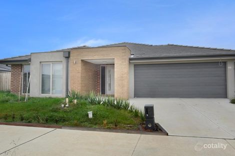 Property photo of 215 Alisma Boulevard Cranbourne North VIC 3977