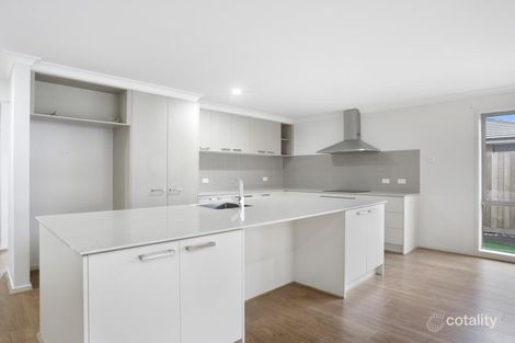 Property photo of 215 Alisma Boulevard Cranbourne North VIC 3977