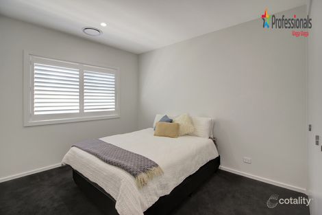 Property photo of 1/2 Rose Place Boorooma NSW 2650