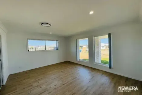 Property photo of 5 Surf Close Old Bar NSW 2430