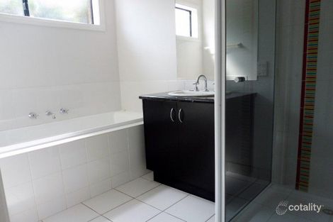 Property photo of 2 Raisell Road Cranbourne West VIC 3977