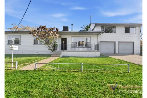 28 Churchill St, South Tamworth, NSW 2340