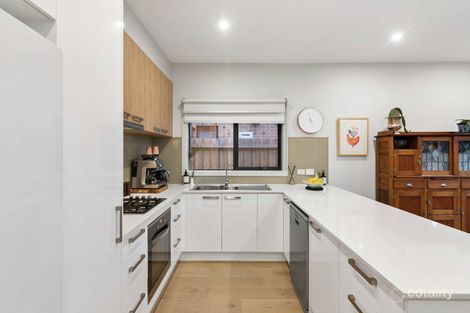 Property photo of 2 Bayliss Rise Mount Martha VIC 3934