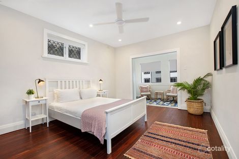 Property photo of 4/14-16 Sir Thomas Mitchell Road Bondi Beach NSW 2026