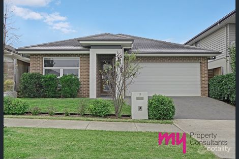 17 Oakridge Lane, Gledswood Hills, NSW 2557