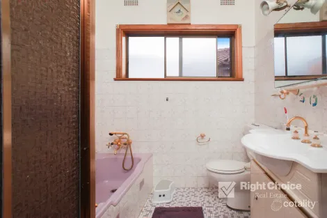 Property photo of 90 The Avenue Mount Saint Thomas NSW 2500