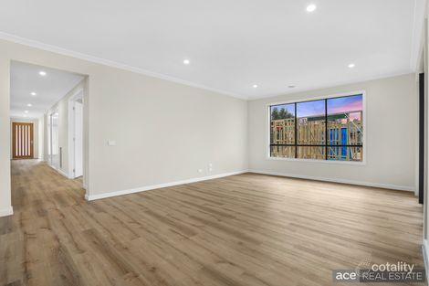 Property photo of 91 Riverside Concourse Cobblebank VIC 3338