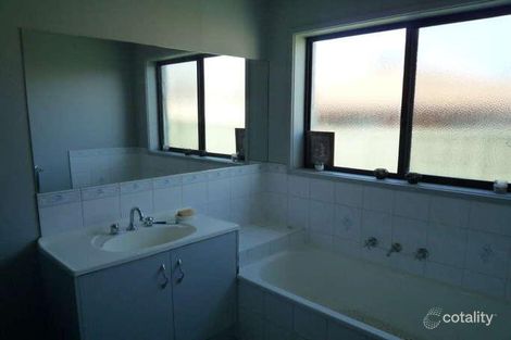 Property photo of 3 Harvey Close Eaglehawk VIC 3556