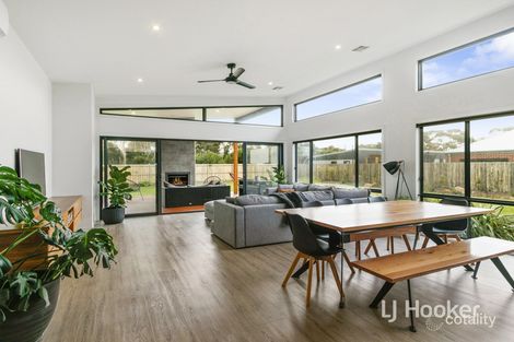 Property photo of 2 Radiata Place Inverloch VIC 3996