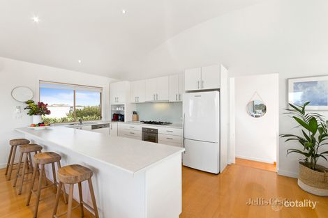 Property photo of 30 Seaview Street Blairgowrie VIC 3942