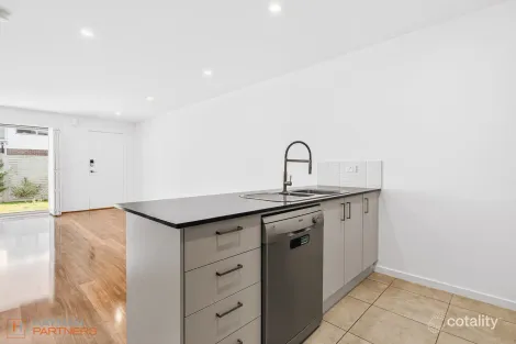 Property photo of 28/21 Bakewell Street Coombs ACT 2611