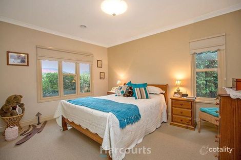Property photo of 15 St Leonard Way Pakenham VIC 3810