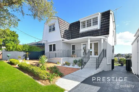 Property photo of 13 Gnarbo Avenue Carss Park NSW 2221