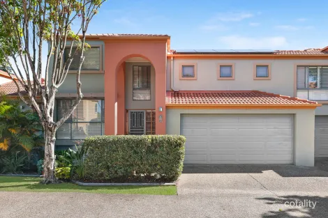 82/20 Fairway Dr, Clear Island Waters, QLD 4226