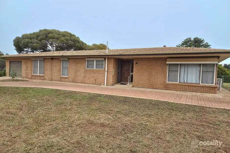 16 Fourth St, Orroroo, SA 5431