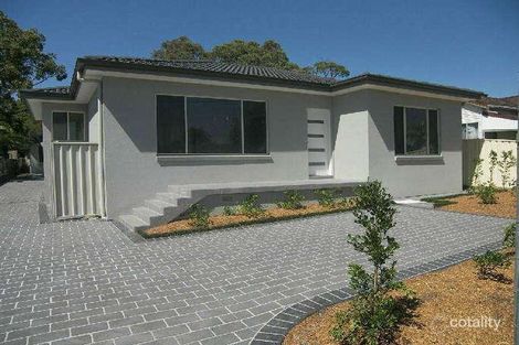 Property photo of 2/5 Griffiths Street Oak Flats NSW 2529