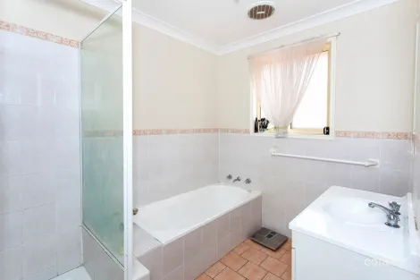 Property photo of 8/6A Milne Crescent Coniston NSW 2500