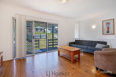 Property photo of 28 Carlisle Row Fishing Point NSW 2283