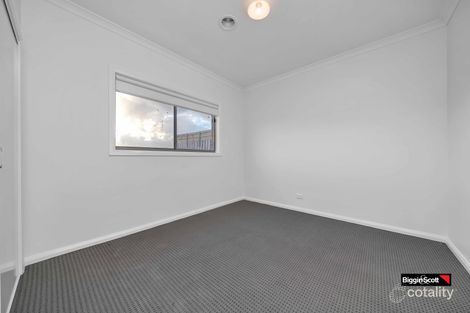 Property photo of 86 Toolern Waters Drive Weir Views VIC 3338