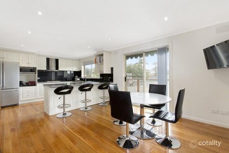 Property photo of 2 Greenwoods Close Dingley Village VIC 3172