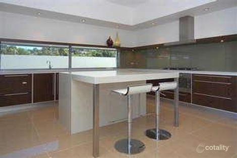 Property photo of 1025 Lakeview Terrace Benowa QLD 4217