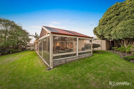 Property photo of 3 Nauru Court Berwick VIC 3806