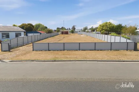 7 Charles St, Cressy, TAS 7302