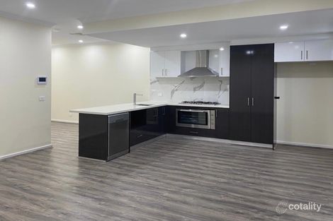 Property photo of 2/11 Parvana Drive Tarneit VIC 3029